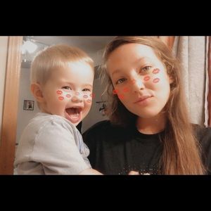 Meet your Posher, Carissa